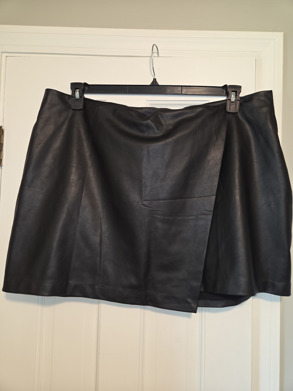 Old Navy 2X Classic Black Faux Leather Fully Lined Skirt
